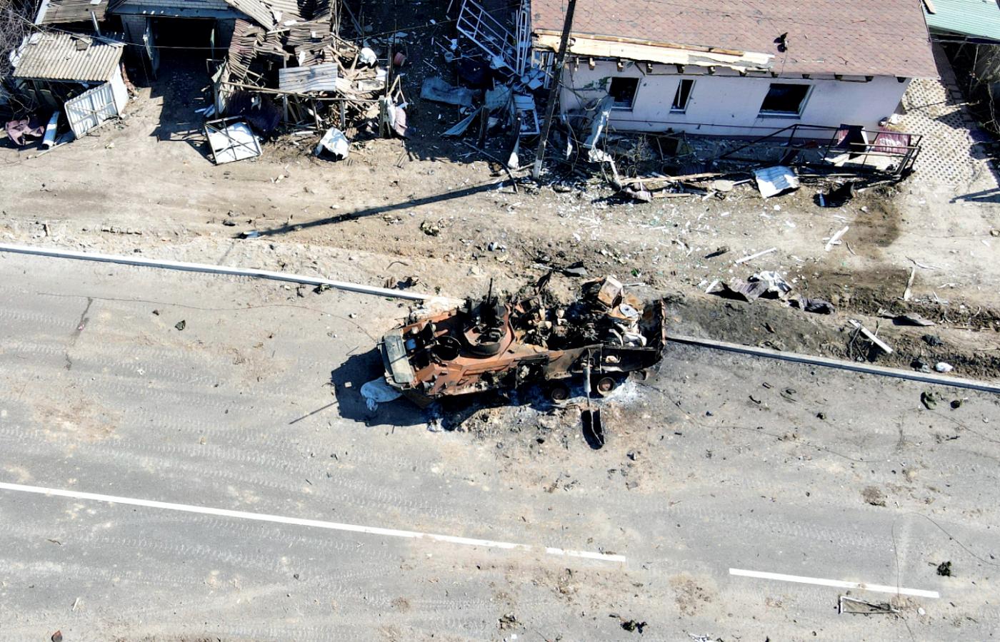 Zniszczony rosyjski pojazd opancerzony w rejonie Kijowa, 20 marca 2022 r.