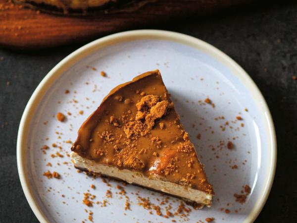 Wegański pieczony sernik ciasteczkowy