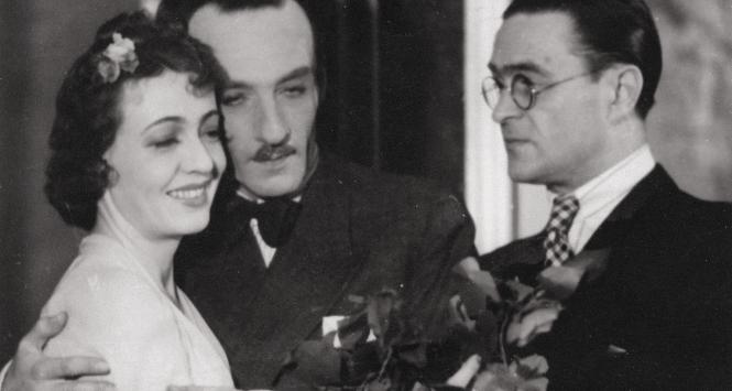 Maria Malicka, Roman Niewiarowski i Adolf Dymsza w sztuce „Kochanek to ja”, wystawianej przez warszawską Komedię.