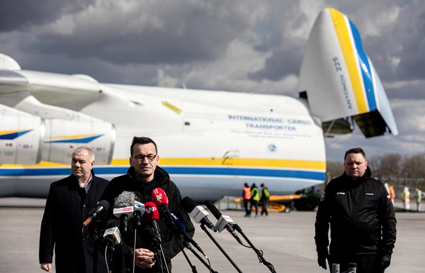 Lądowanie samolotu Antonow An-225 Mrija ze sprzętem medycznym, 14 kwietnia 2020 r.