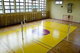 „Modernizacja sali gimnastycznej wraz z montażem ścianki wspinaczkowej w Szkole Podstawowej nr 27 przy ul. Srebrniki” – wartość projektu: 266 tys. zł

Niektóre dzielnice w ramach budżetu unowocześniają dostępne pomieszczenia sportowe. Tak też było w przypadku szkoły podstawowej przy ul. Srebniki. Wyremontowano salę o powierzchni 530 metrów kwadratowych.