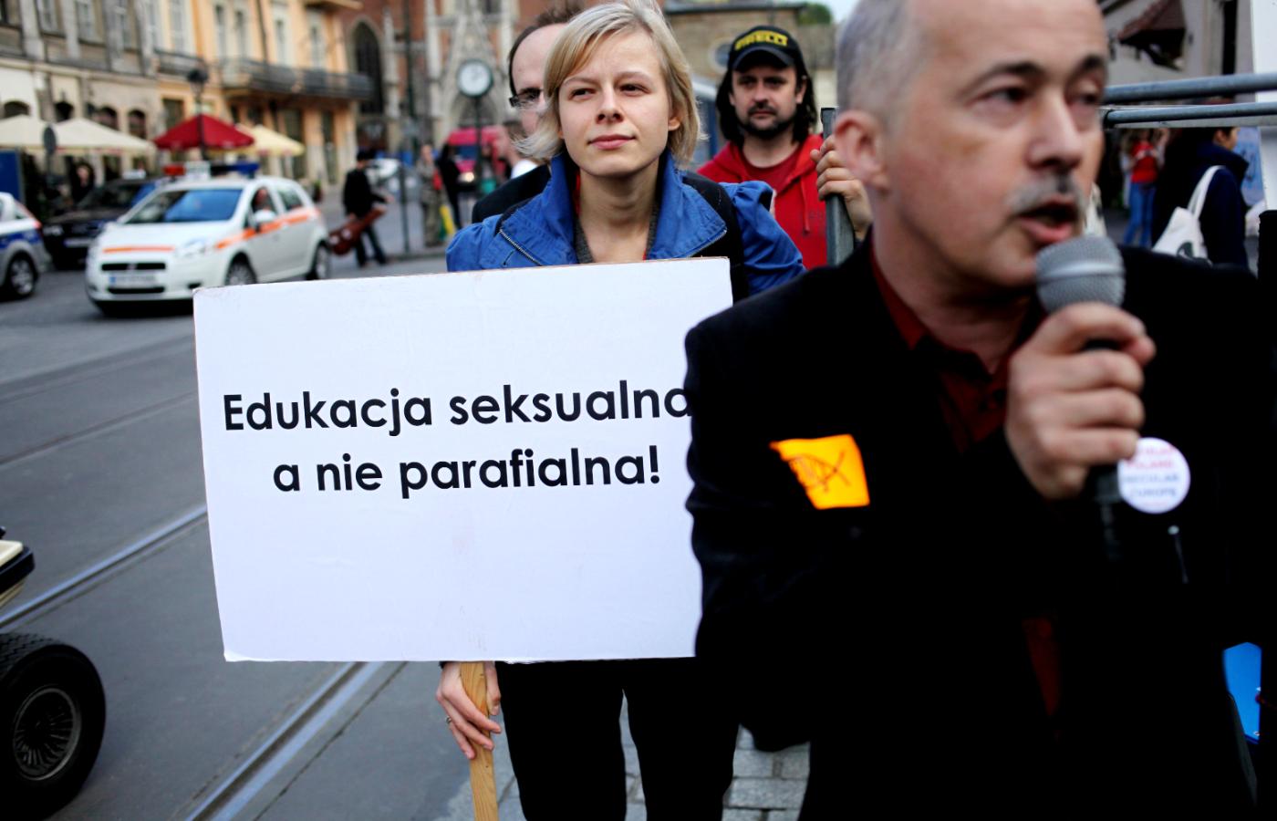 Samorządy próbują wprowadzać edukację seksualną do szkół wbrew Kościołowi i prawicowym politykom. Na zdjęciu Marsz świeckości w Krakowie w 2015 r.