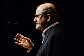 'Stany to kraj ludzi bardzo źle wykształconych. Z drugiej strony jest to kraj bardzo apatyczny politycznie, 90 mln ludzi nie głosowało w ogóle.'