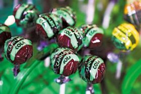 Na targach Kanaba Fair w Krakowie wśród wielu produktów były również cannabisowe lizaki.