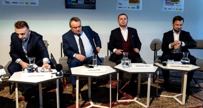 Debata kandydatów na prezydenta Krakowa. Od lewej: Łukasz Gibała, Andrzej Kulig, Stanisław Mazur, Aleksander Miszalski.