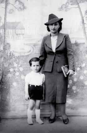 Mały Boris Cyrulnik z matką, zdjęcie przedwojenne.