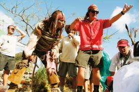 Gregor Justin Verbinski na planie filmu „Piraci z Karaibów”.