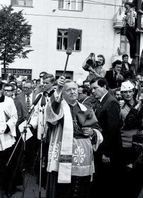 Arcybiskup Jerzy Stroba zaliczany był do grona ewentualnych następców prymasa Wyszyńskiego. Na fot. 1981 r. - obchody poznańskiego Czerwca 1956 r.