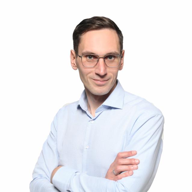 Dr Maciej Cieśla