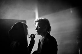 „Moja nowa płyta przez jakiś czas w streamingu nie będzie dostępna. Jestem wielką fanką wygody, jaką on daje, ale obcuję z albumami w nieco inny sposób niż część moich słuchaczy”.