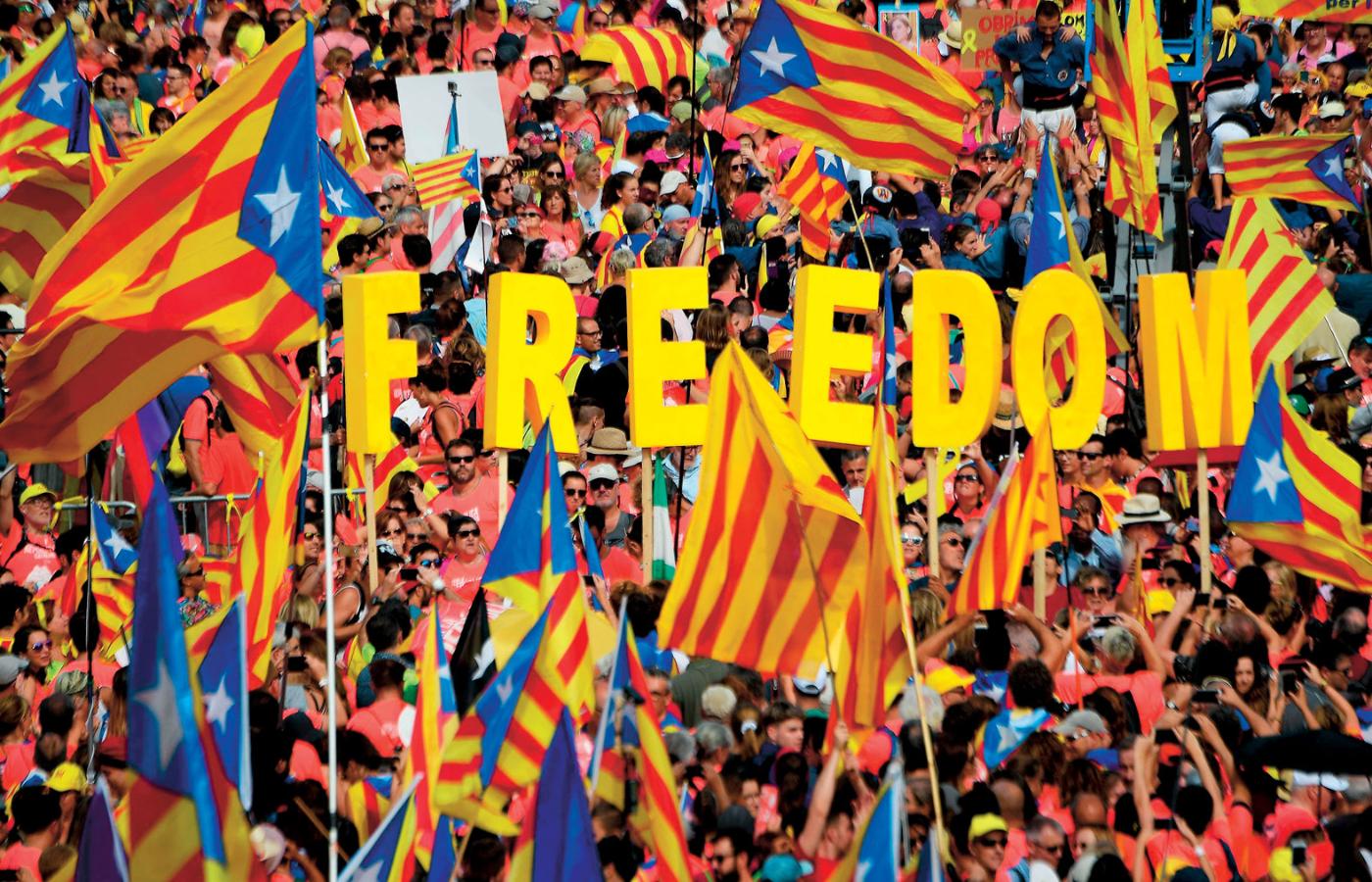 Parlament kataloński uchwalił rezolucję potępiającą króla Hiszpanii Filipa VI.