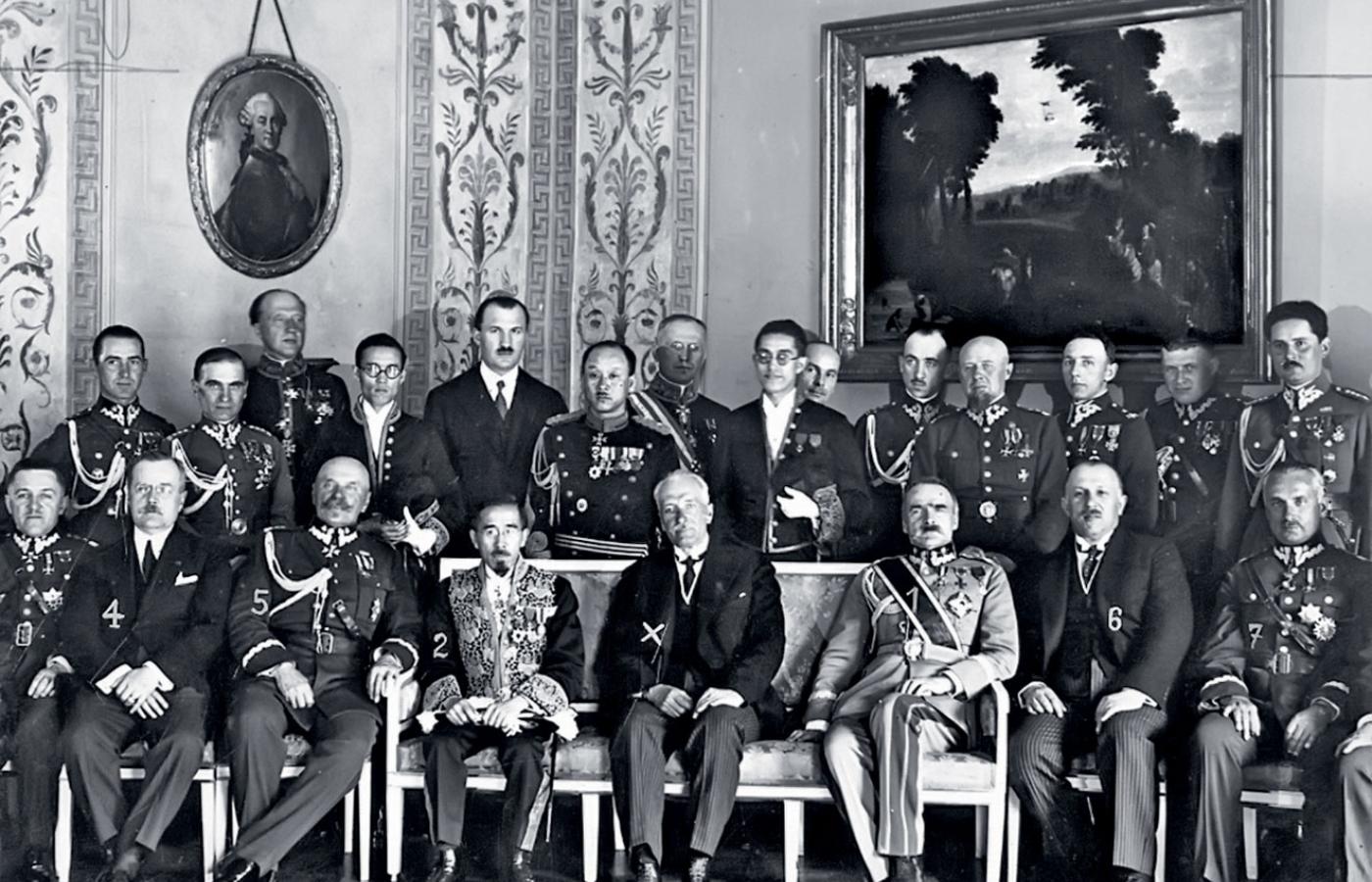 Józef Piłsudski po otrzymaniu japońskiego Orderu Wschodzącego Słońca, Zamek Królewski w Warszawie, 4 lipca 1928 r.