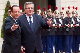 W trzecim roku kadencji Bronisław Komorowski dorównał francuskiemu szykowi prezydenta François Hollande.
