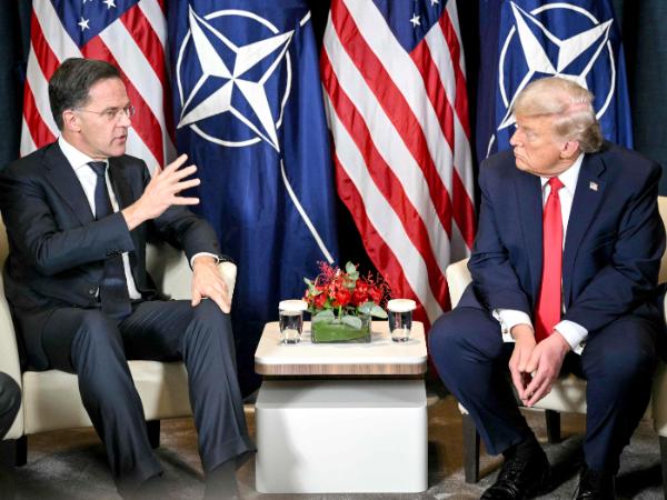 Sekretarz generalny NATO Mark Rutte i prezydent USA Donald Trump, Davos, 21 stycznia 2026 r.