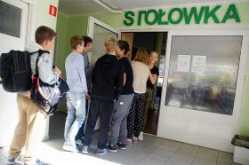 Stołówka w Szkole Podstawowej nr 10 w Zielonej Górze.