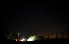 Policyjny patrol przy granicy węgiersko-serbskiej. Stąd mogliby nadejść uchodźcy.