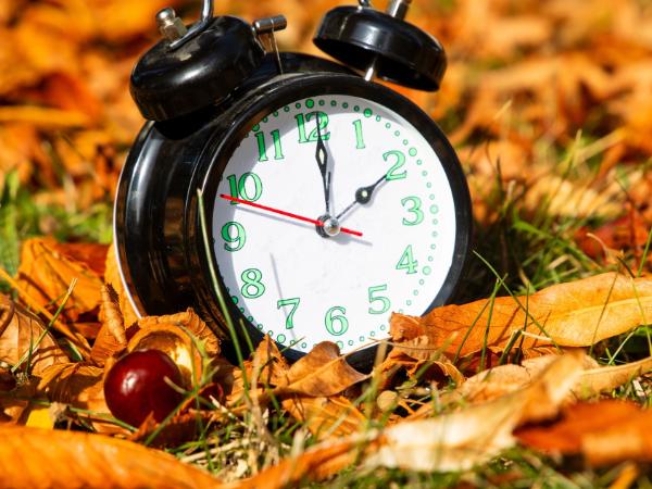 W nocy z 26 na 27 października zmieniamy czas z godz. 3 na godz. 2.