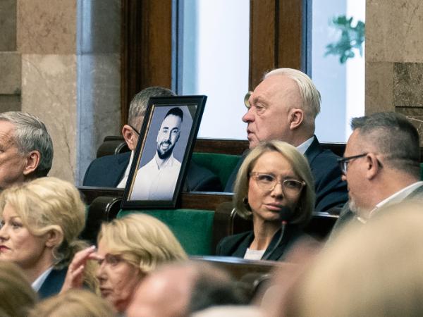 Minuta ciszy dla Łukasza Litewki, 28 kwietnia 2026 r.