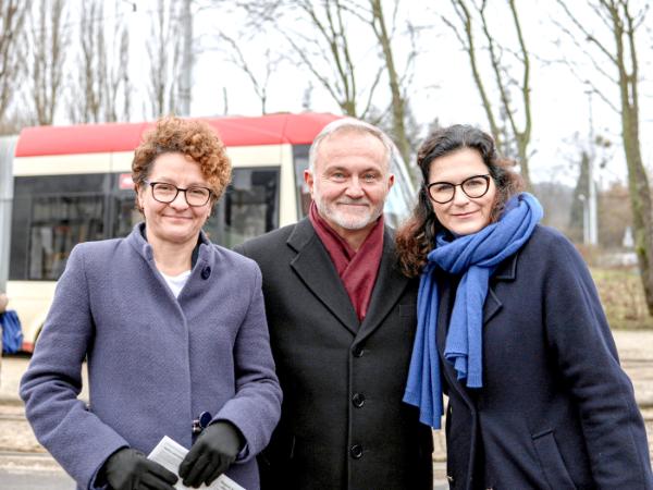 Faworytka w wyborach na prezydentkę Sopotu Magdalena Czarzyńska-Jachim (z lewej) z prezydentem Gdyni Wojciechem Szczurkiem i Gdańska Aleksandrą Dulkiewicz.
