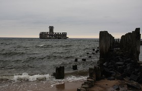 Gdynia - Babie Doły, ruiny niemieckiej torpedowni z czasów II wojny światowej.