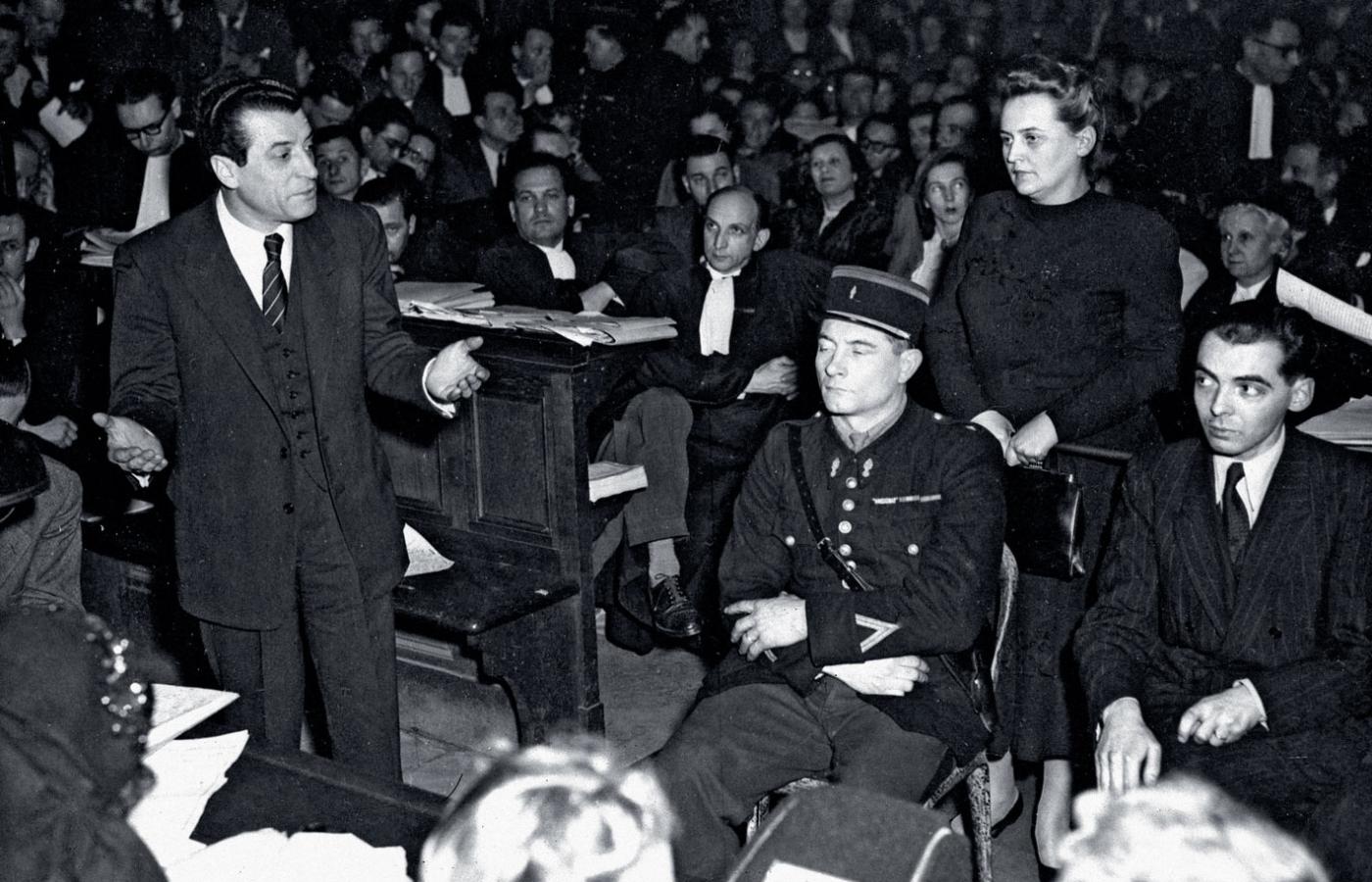 Wiktor Krawczenko (po lewej) i zeznająca przeciw niemu jego była żona Zinaida Gorłowa, Paryż, luty 1949 r.