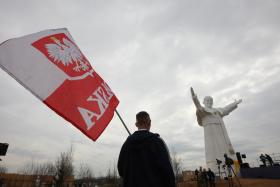 14-metrowy pomnik Jana Pawła II w częstochowskim Parku Miniatur