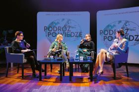 Od prawej: dr Dominika Czerniawska-Szejda z Interdyscyplinarnego Centrum Modelowania Matematycznego i Komputerowego UW, Dominika Zaremba z Instytutu Biologii Doświadczalnej im. M. Nenckiego PAN i Uniwersytetu SWPS, dr Julia Wahl z Wydziału Biologii Uniwersytetu im. Adama Mickiewicza, Katarzyna Czarnecka, wicenaczelna pulsara