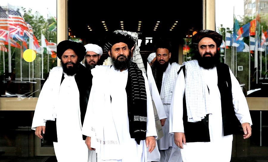 Delegacja talibów w Moskwie, maj 2019 r. Mułła Abdul Ghani Baradar w środku