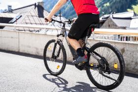 Polski rynek rowerów wart jest już ponad 6 mld zł, z czego 12 proc. sprzedawanych to „elektryki” i ten odsetek rośnie z roku na rok.