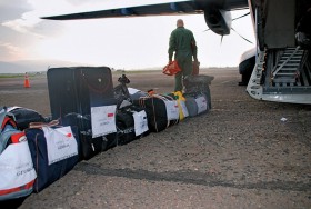 Do końca 2009r. średnio dwa razy w miesiącu około 20 Gruzinów wsiada na pokład i obiecuje sobie, że już nigdy nie przylecą do Polski