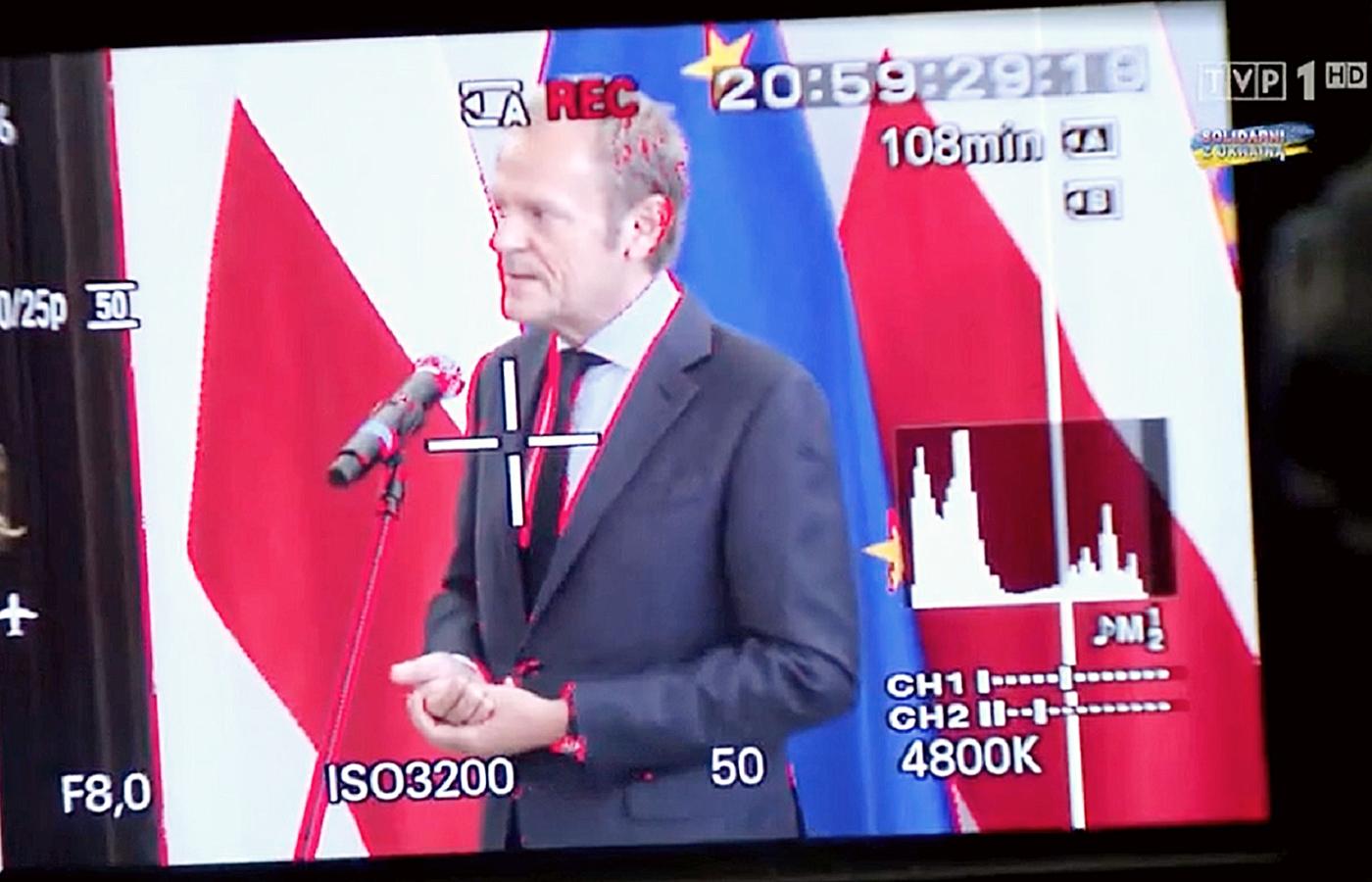 „Wiadomości” TVP walczą z Donaldem Tuskiem.