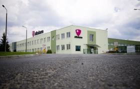 Aflofarm Farmacja Polska Sp. z o.o. została założona na początku lat 90. przez Andrzeja Furmana, do niedawna także posiadacza większości udziałów.