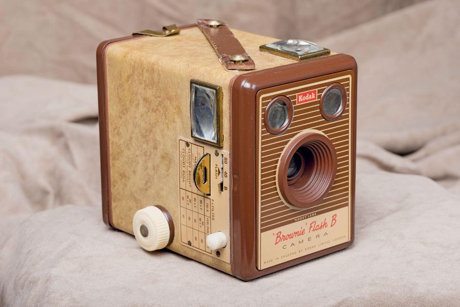 Najpopularniejszy na świecie aparat połowy XX w. – Kodak Brownie.