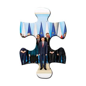 Brudziński, Błaszczak i Kamiński jako wiceprezesi PiS stoją w partyjnej hierarchii wyżej niż sam premier.