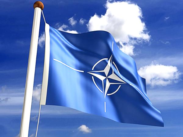 Obrona powietrzna NATO zniszczyła rakietę lecącą w kierunku Turcji.