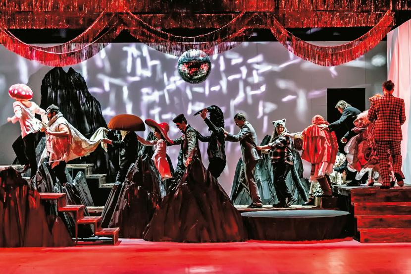 „Prowadź swój pług przez kości umarłych”, reż. Lena Frankiewicz.