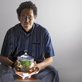 prof. John Baez zajmował sie bardzo zaawansowanymi teoriami fizycznymi - np. kwantowa teorią grawitacji - uznał jednak, że pora zgłębić problemy bliższe naszemu codziennemu życiu.