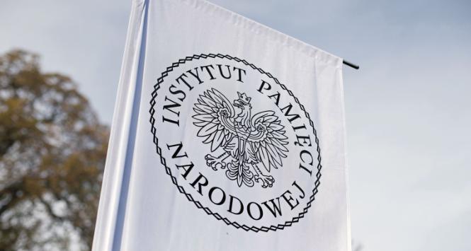 Polityka personalna w IPN za czasów „dobrej zmiany”, realizowana od góry w dół, budowała hierarchię posłuszeństwa i dyspozycyjności.