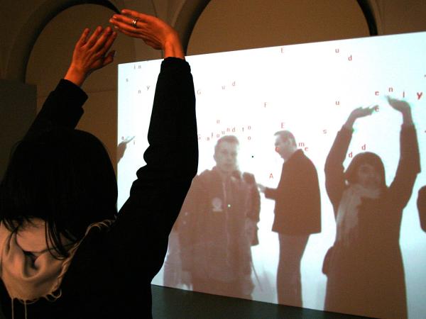 Media Art Biennale WRO - impreza dla wyrafinowanych odbiorców, ale na wysokim poziomie. Szkoda, że organizowana co 2 lata