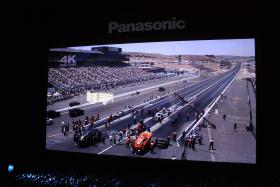 Największy na rynku - plazmowy - telewizor 4K firmy Panasonic. 152 cale.