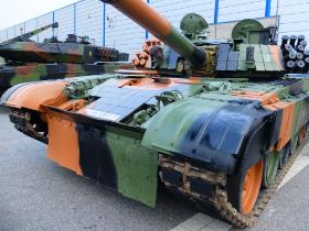 Świeżo odmalowany PT-91 Twardy prosto z jednostki bojowej – 9. Brygady Kawalerii Pancernej w Braniewie. Wóz wrócił niedawno z misji NATO na Łotwie.