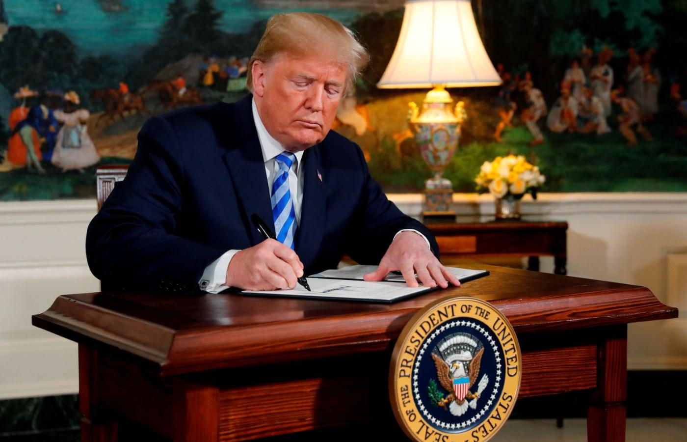 Donald Trump chce przywrócenia sankcji wobec Iranu i zerwania dotyczącej irańskiego programu nuklearnego umowy JCPOA.