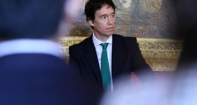 Rory Stewart jest ministrem do spraw rozwoju międzynarodowego.