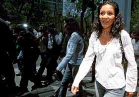 Do akcji przeciw filmowi przyłączyła się Lydia Cacho, od lat walcząca z seksualnym wyzyskiwaniem nieletnich