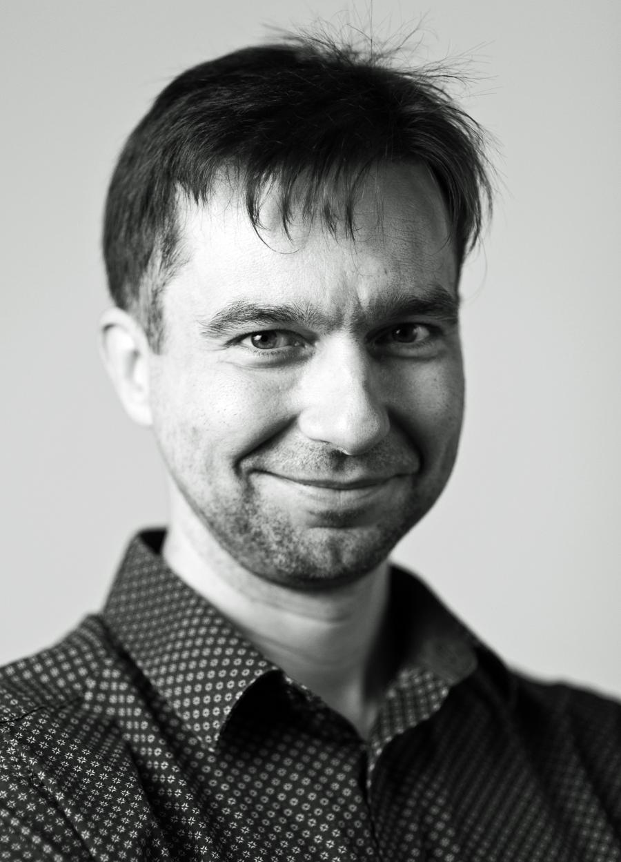 Dr Rafał Demkowicz-Dobrzański pracuje na Wydziale fizyki UW. Zajmuje się głównie metrologią kwantową.