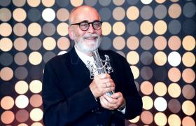 Największą niespodziankę sprawił Michał Kwieciński, po ośmiu latach burzliwych przygotowań doprowadził do finału ekranizację „Filipa” (Srebrne Lwy, nagroda za zdjęcia i charakteryzację).