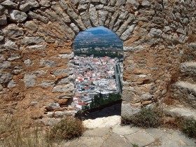 Nauplion na Peloponezie - w średniowieczu najeżdżany przez krzyżowców, obecnie przez turystów.