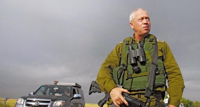 Generał Joaw Galant, minister obrony Izraela.