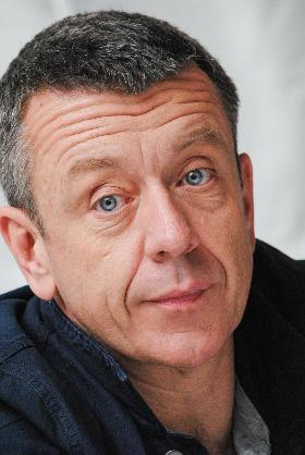 Peter Morgan, twórca serialu