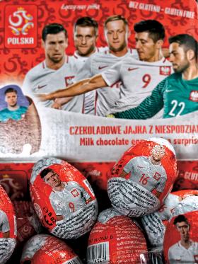 Gdziekolwiek się ruszyliśmy w realu czy wirtualu, natykaliśmy się na wizerunki naszych piłkarzy – Lewandowskiego, Krychowiaka, Piszczka, Glika, Grosickiego, albo trenera Nawałki czy prezesa Bońka.